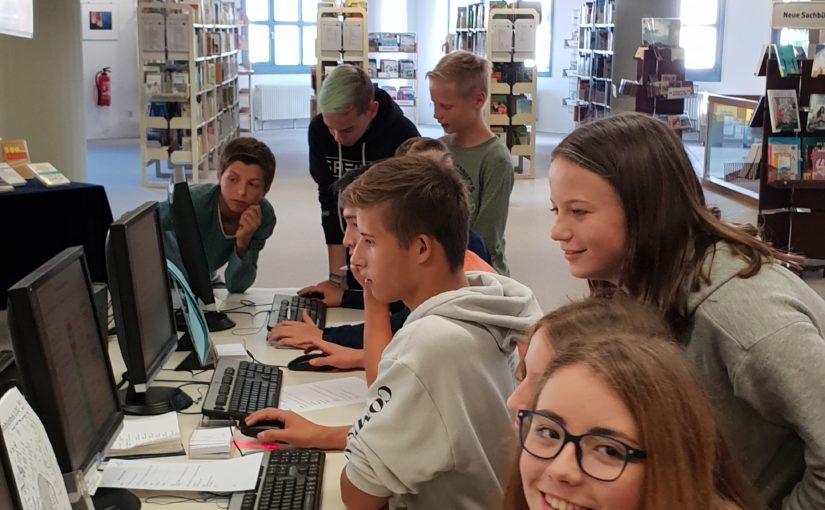 Methodentraining der Klasse 8b in der Stadtbibliothek Aalen